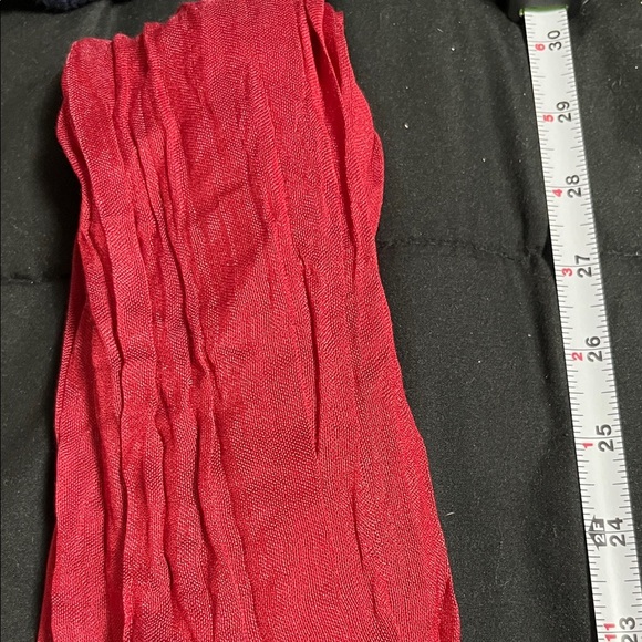 NWOT CORCIOVA Elegant Red infinity scarf - Picture 4 of 4